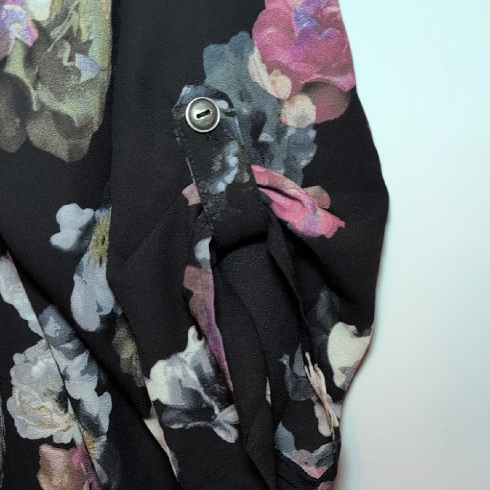 Floral Print Black Blouse - Picture 3 of 5